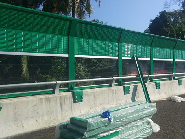 城市道路声屏障